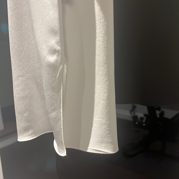 Sleeveless Top - Picture 3 of 4